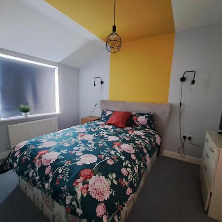 Private And Comfortable Room In Cosy Home Nottingham Exterior foto